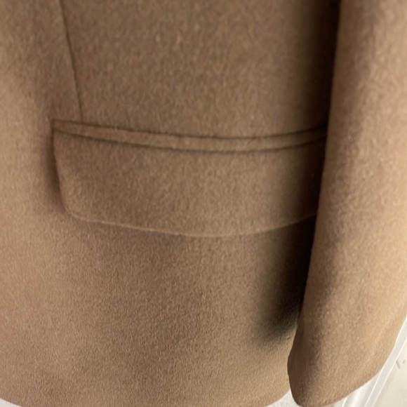 Gorgeous Ralph Lauren Blazer - Picture 4 of 10